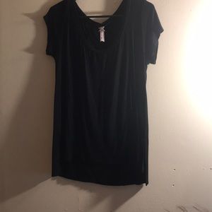 Black high low shirt